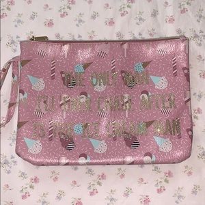 6/$28❗️ 🍦 Pink Cosmetic Bag